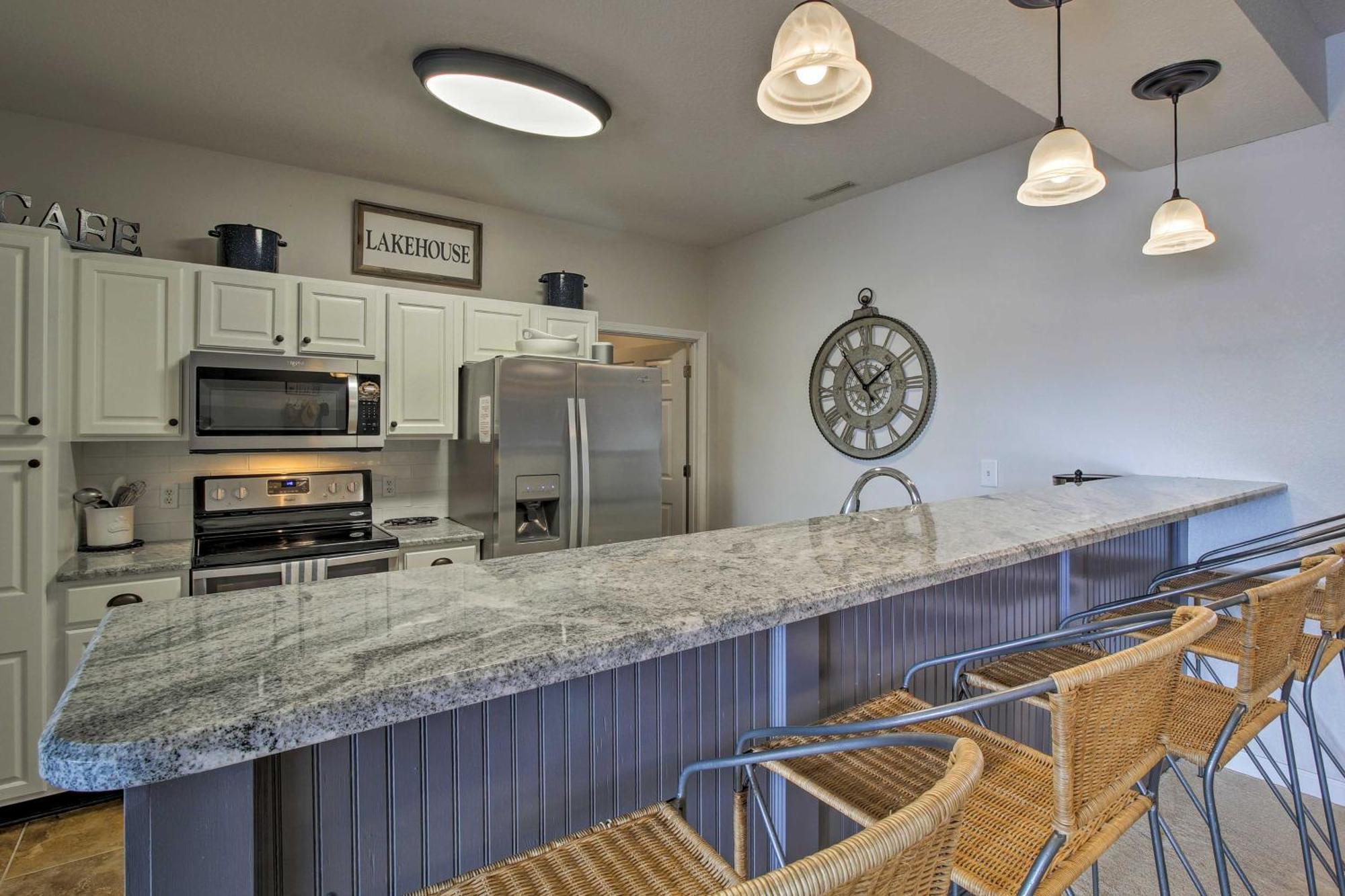 Townhouse With Shared Dock On Lake Of The Ozarks! Eksteriør billede